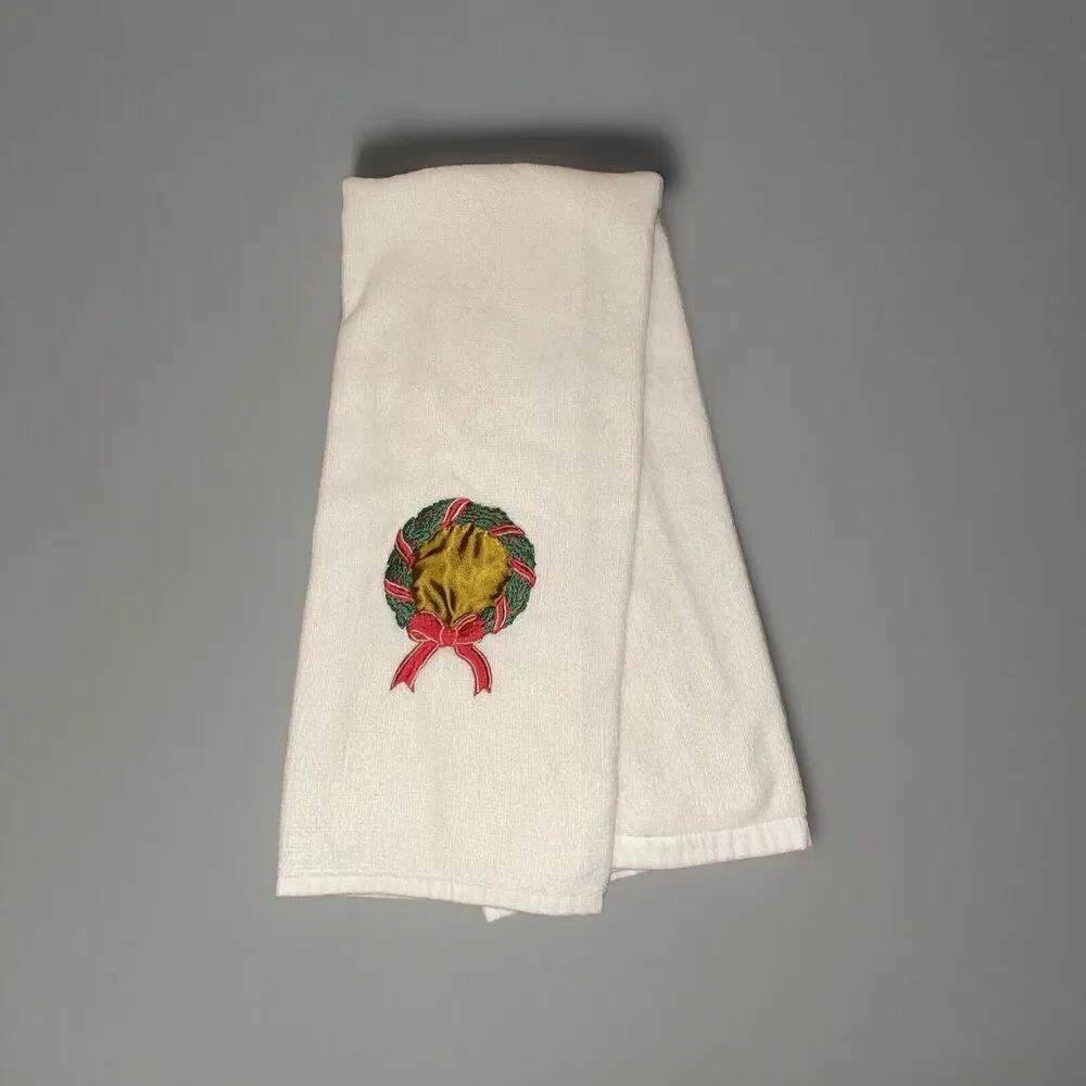 Vtg Christmas Wreath Embroidered Bath Towel And Washcloth Set
